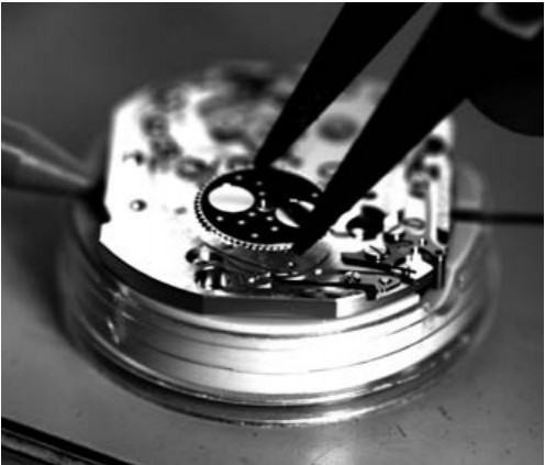 GP芝柏表日夜时间显示设置 <wbr>、日期设置、月相设置方法 GP芝柏表日夜时间显示设置 、日期设置、月相设置方法